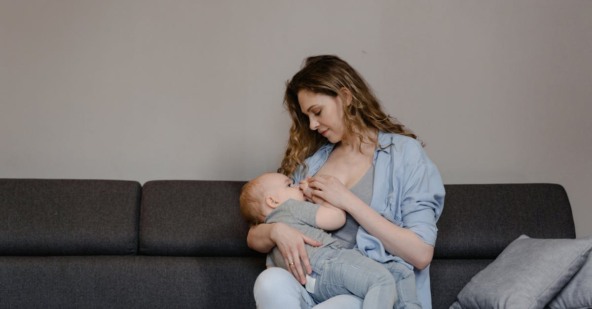 découvrez les bienfaits de l'allaitement pour la santé de la mère et du bébé, des conseils pratiques, et des ressources pour soutenir les mamans dans leur parcours d'allaitement.