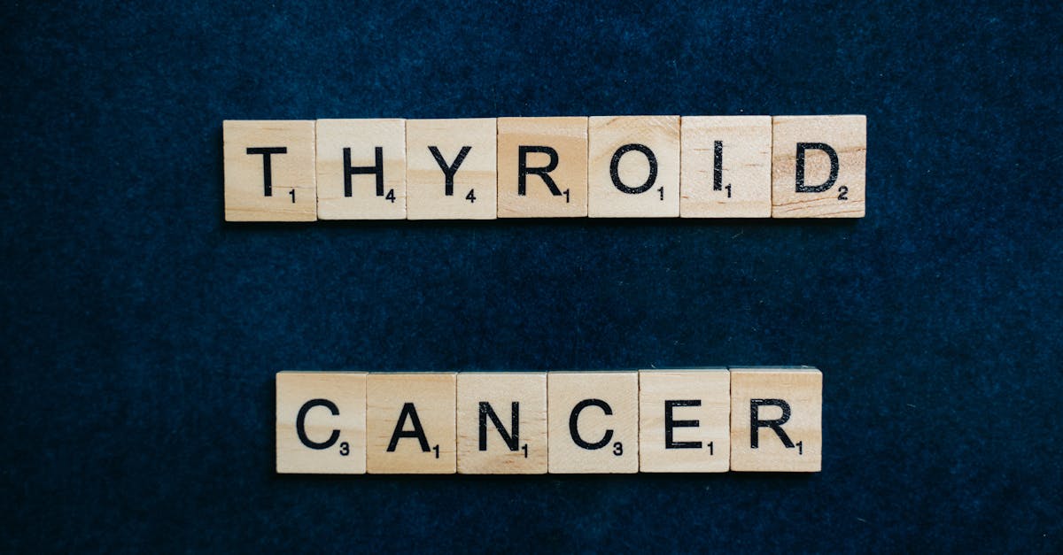 découvrez tout sur la thyroïde : son rôle essentiel dans le métabolisme, les troubles qui l'affectent et les traitements disponibles pour maintenir votre santé.